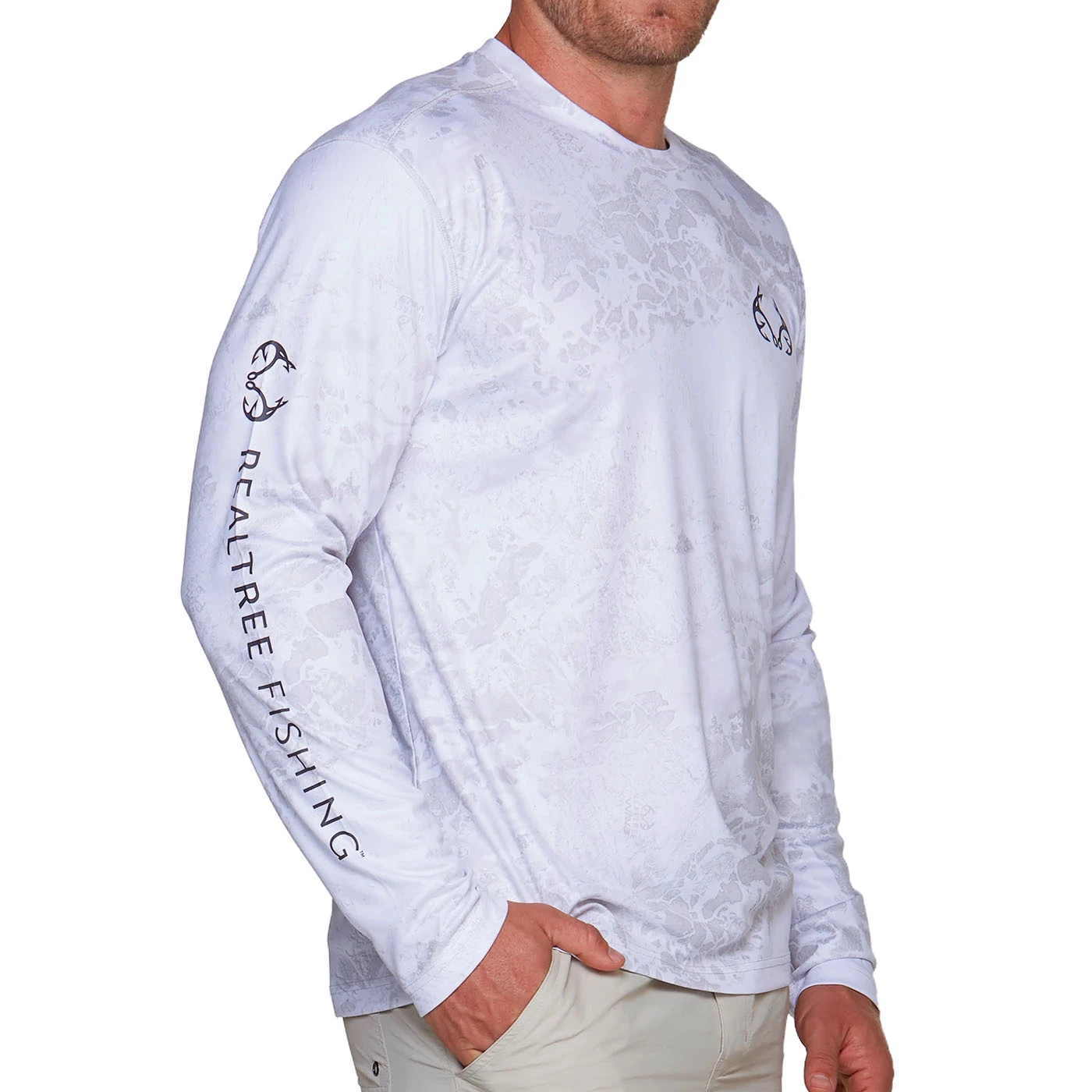 Realtree Men's Top Water Fishing Performance SPF 50+ Long Sleeve Shirt 4 Realtree Men's Top Water Fishing Performance SPF 50+ Long Sleeve Shirt - Image 2