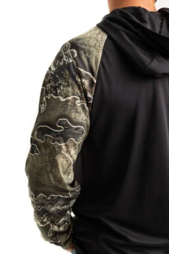 Realtree Men's Folsom Performance Hooded Long Sleeve Tee | EXCAPE -Hunting camouflage C11210 BK detail3 13390.1693250511