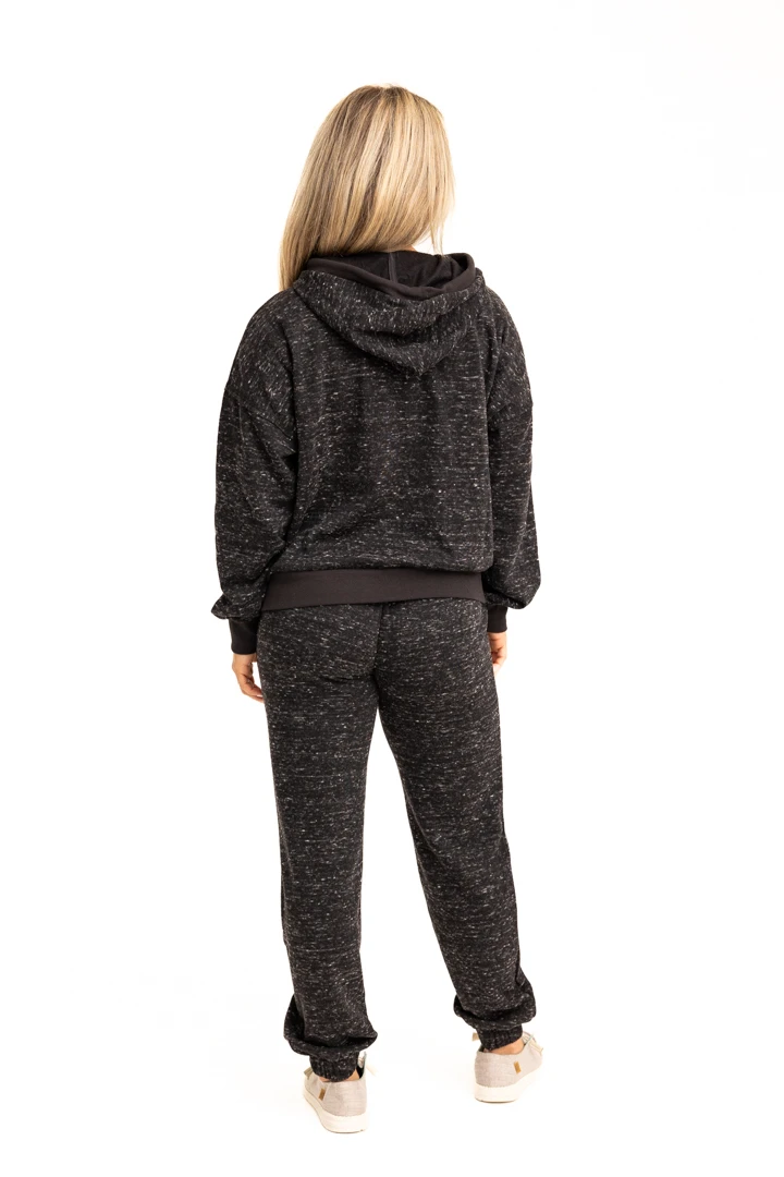 Realtree Women's Applejack Black Speckled Fleece Jogger 8 Realtree Women's Applejack Black Speckled Fleece Jogger - Image 6