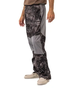 Realtree Men's Black Roaring Springs Packable UPF 40+ Rain Pant | Aspect -Hunting camouflage M10030 CHAR SIDE 20431.1684250961