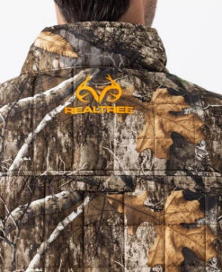 Realtree Men's Camo Pro Staff Reversible Hybrid Puffer Vest 21 Realtree Men's Camo Pro Staff Reversible Hybrid Puffer Vest -Hunting camouflage RO530 ED BACK LOGO 56103.1684270841