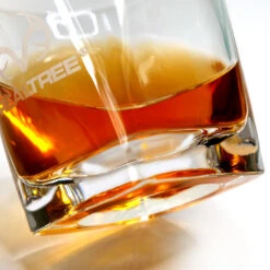 Realtree Whiskey Glasses - Set Of 4 -Hunting camouflage RTS RTWKGL CL bottom 56814.1629925125