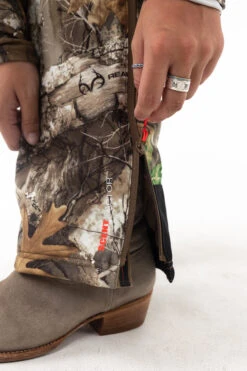 Women's Realtree Camo Cedar Branch Insulated Waterproof Bibs | EDGE 17 Women's Realtree Camo Cedar Branch Insulated Waterproof Bibs | EDGE -Hunting camouflage RWP 7423 23166.1663017399