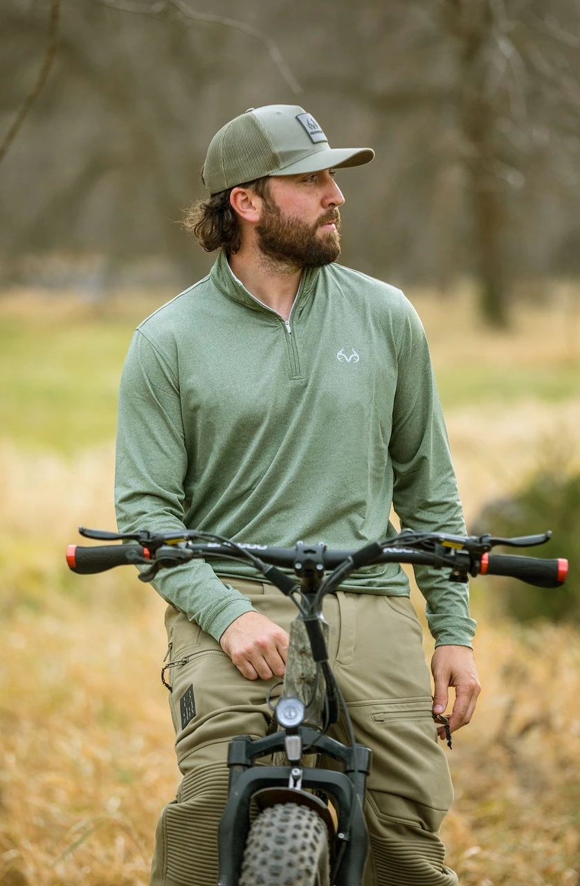 Realtree Men's Exclusive Green Pro Staff 1/4 Zip Lightweight Pullover 5 Realtree Men's Exclusive Green Pro Staff 1/4 Zip Lightweight Pullover - Image 3